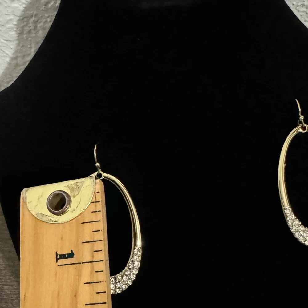 Elegant Gold Dolphin Jewelry Set - Vintage - Picture 3 of 4